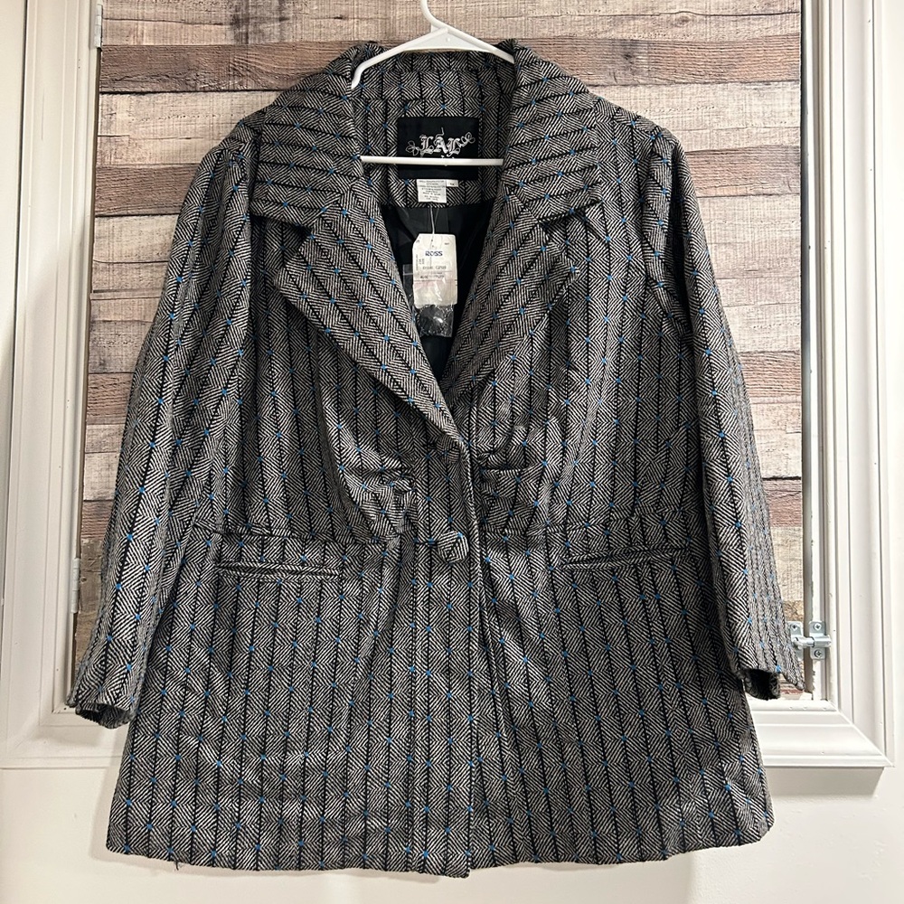 NWT LIVE A LITTLE Blazer jacket